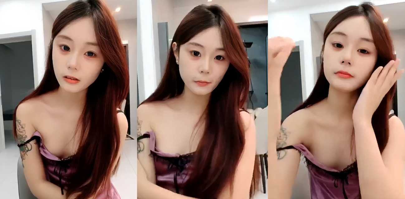 极品纹身精神小妹 赖丽 紫睡裙直播自慰福利 圆润馒头奶嫩滑无比 小骚逼一抠就出水