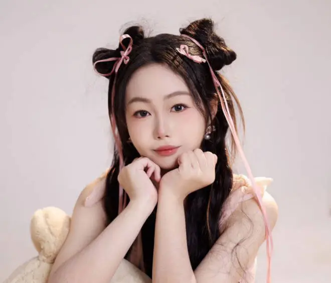 喜欢口爆的深圳浮岛COS小姐姐