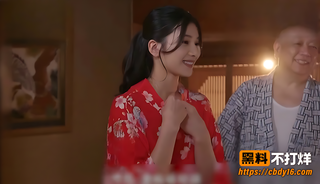 张婧仪AI换脸视频身穿红色和服脱至全裸7
