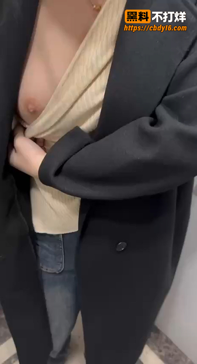 反差母狗性爱自拍 4